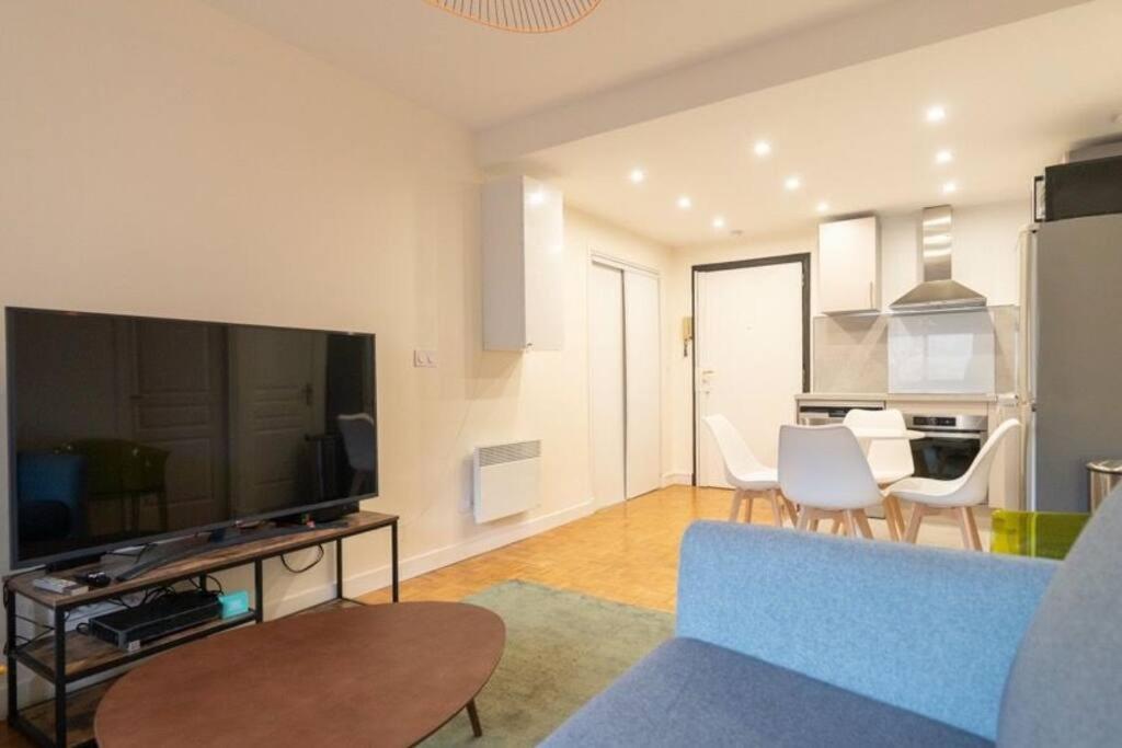 Coeur 16Eme, Standing Et Calme Apartment Paris Luaran gambar